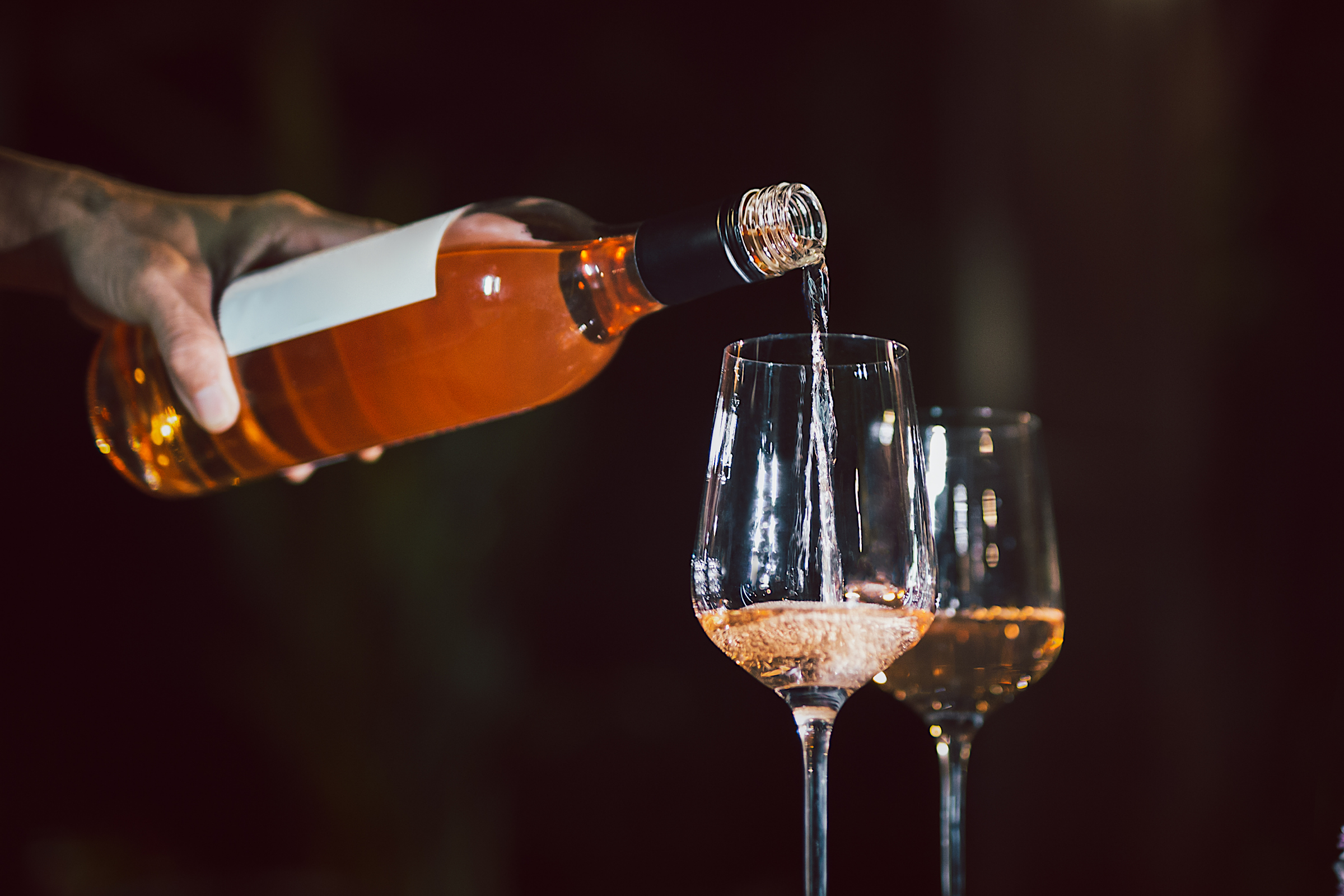 El vino naranja, explicado: estilos, regiones y qué comprar